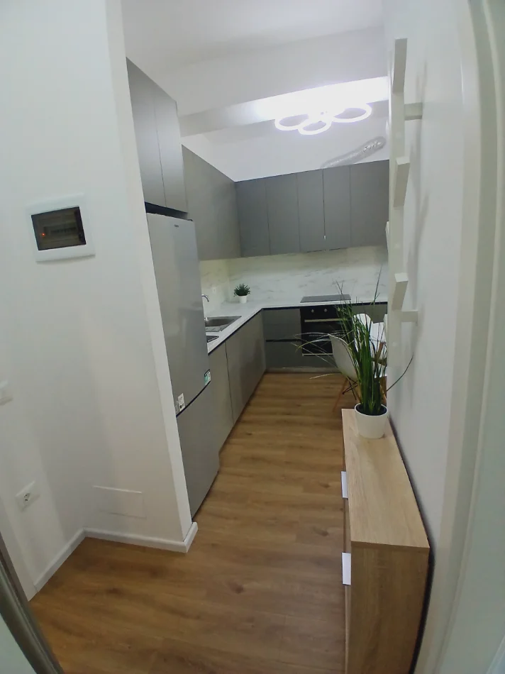 Tirane, jepet me qera apartament 1+1+Ballkon Kati 3, 53 m² 