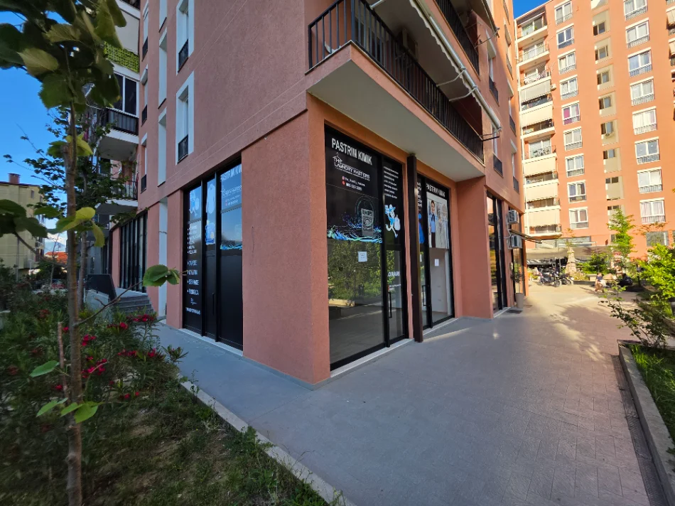 Tirane, jap me qera ambjent biznesi Kati 0, 52 m² 650 € (Tom Plezha)