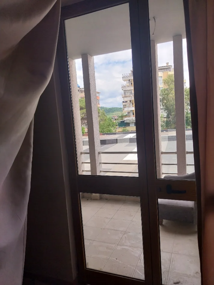 Durres, shes aksesore OKAZION. MBYLLET HOTEL ☆☆☆☆ GOLEM SHITEN 80 DYER/DRITARE DURALUMIN ME PËRMASA TË NDRYSHME.