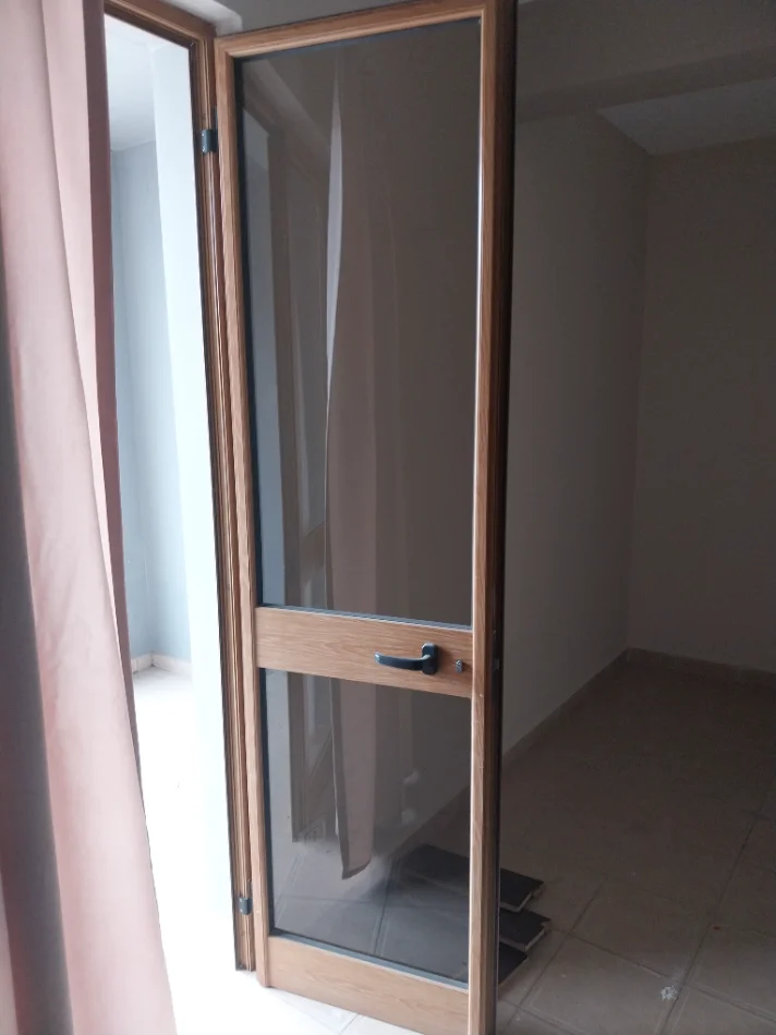 Durres, shes aksesore OKAZION. MBYLLET HOTEL ☆☆☆☆ GOLEM SHITEN 80 DYER/DRITARE DURALUMIN ME PËRMASA TË NDRYSHME.
