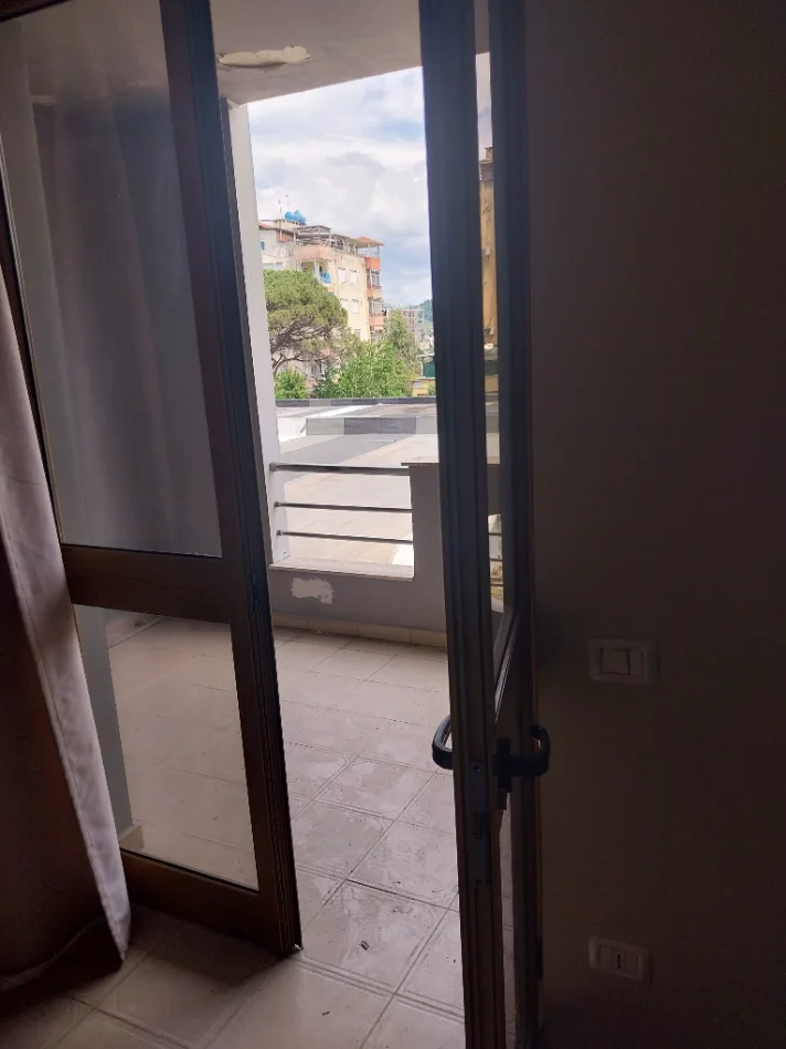 Durres, shes aksesore OKAZION. MBYLLET HOTEL ☆☆☆☆ GOLEM SHITEN 80 DYER/DRITARE DURALUMIN ME PËRMASA TË NDRYSHME.