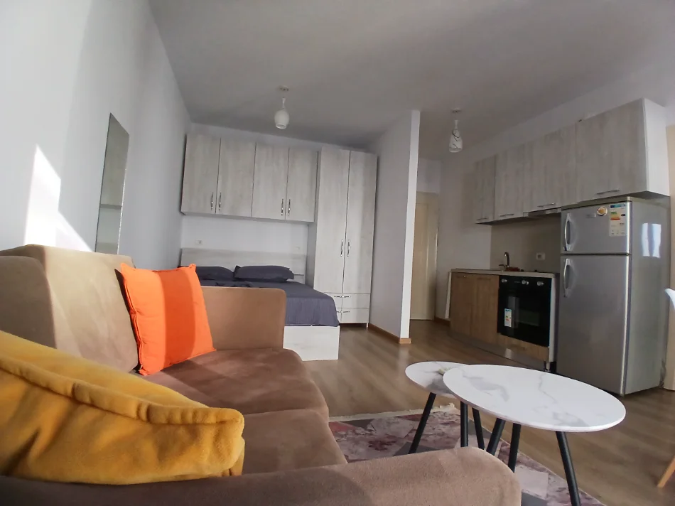 Tirane, jepet me qera apartament 1+1 Kati 6, 40 m² 370 € (Rruga e dibres)