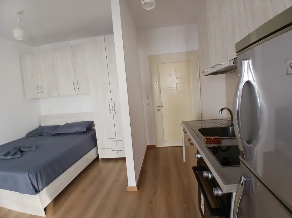 Tirane, jepet me qera apartament 1+1 Kati 6, 40 m² 370 € (Rruga e dibres)