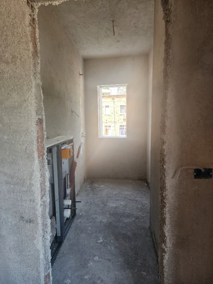 Tirane, shitet apartament 2+1+Ballkon Kati 1, 100 m² 