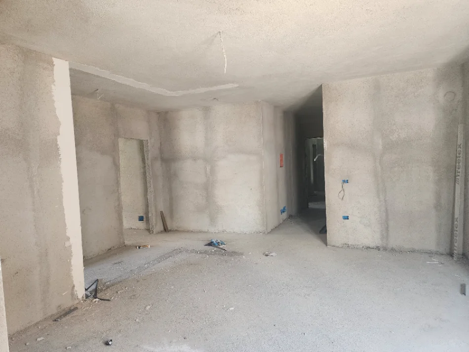 Tirane, shitet apartament 2+1+Ballkon Kati 1, 100 m² 