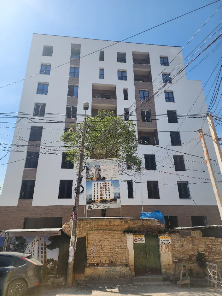 Shqiperi, shitet apartament 2+1+Ballkon Kati 1, 100 m² 