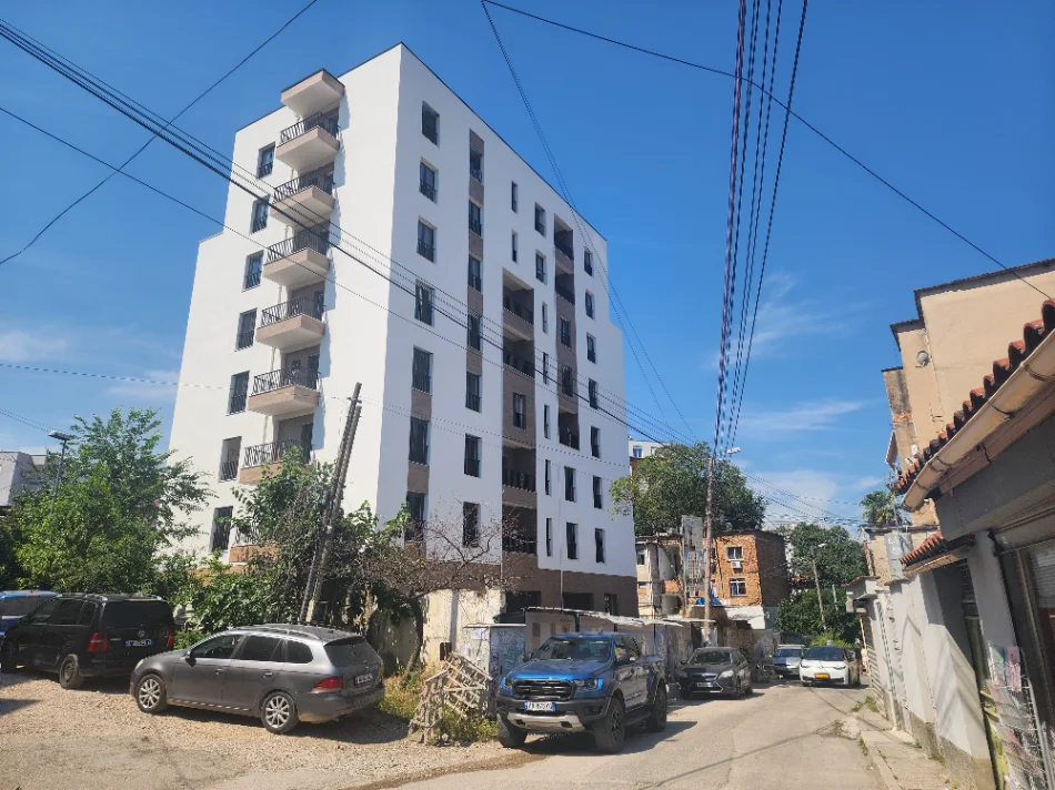 Shqiperi, shitet apartament 2+1+Ballkon Kati 1, 100 m² 