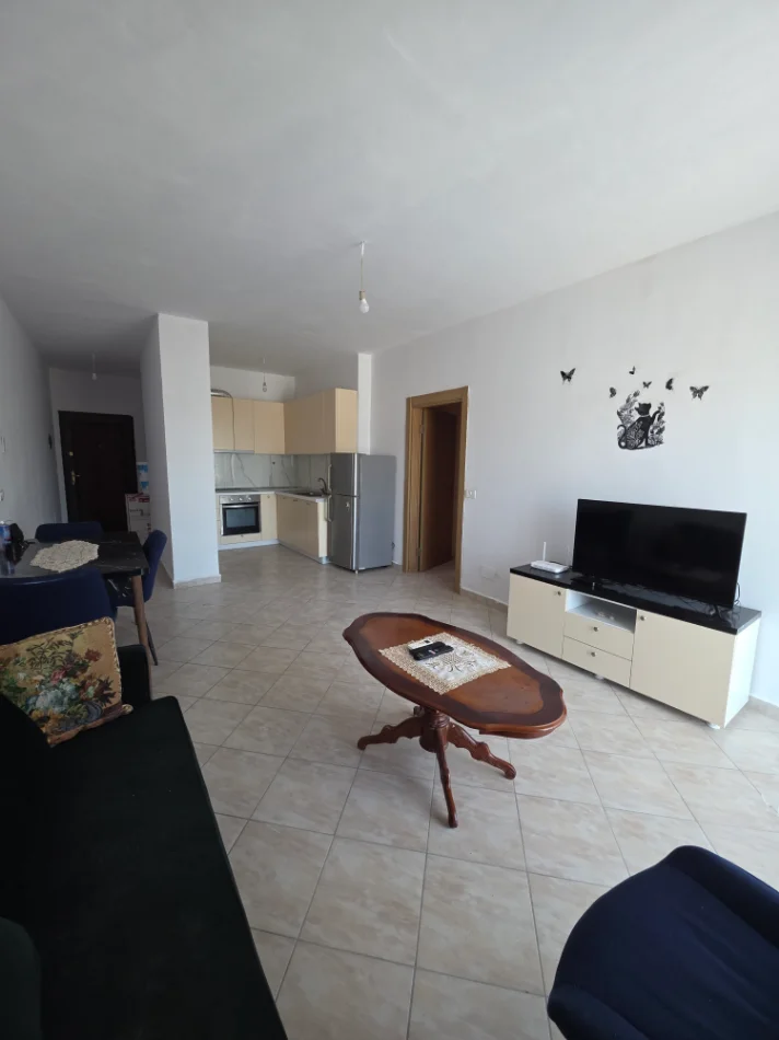 Tirane, jepet me qera apartament 1+1+Ballkon Kati 7, 63 m² 330 € (Rruga Thoma Koxhaj)