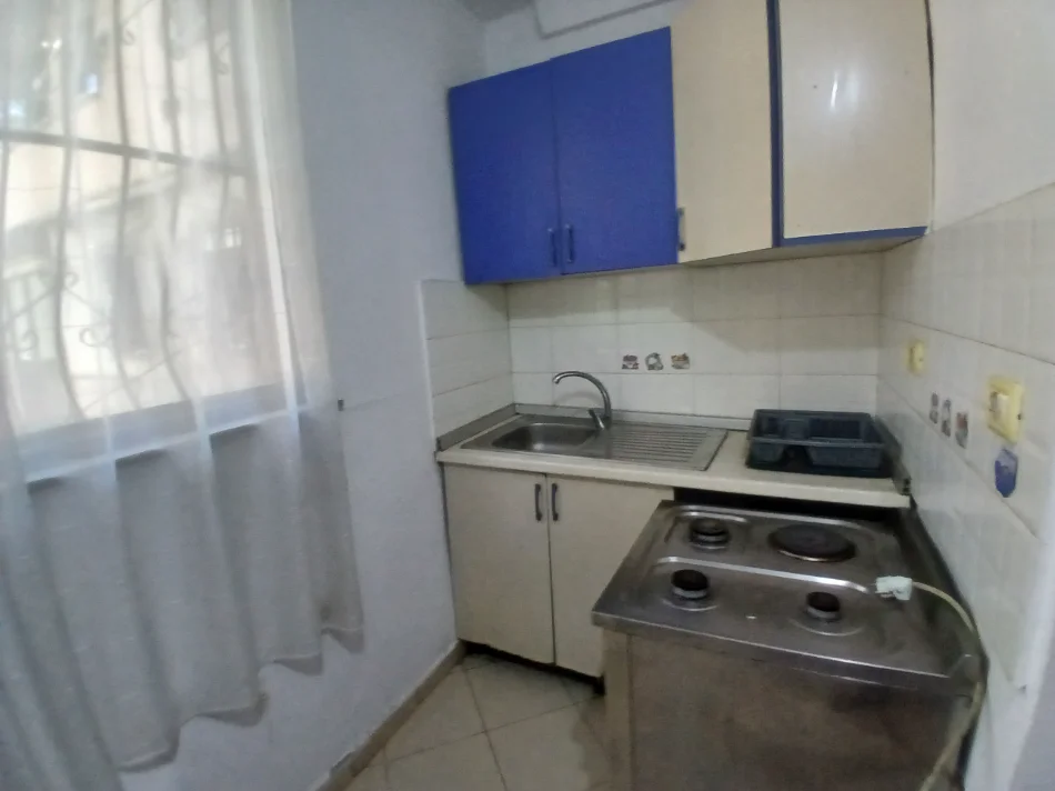 Shqiperi, jepet me qera apartament 2+1+Ballkon Kati 1, 80 m² 450 € (BkT)