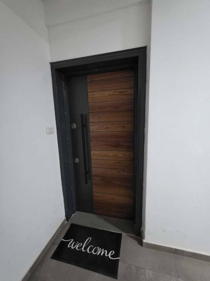 Tirane, jepet me qera nga Pronari, pa-komision apartament 2+1+Ballkon , 91 m² 450 € (Rr. Sokrat Miho)