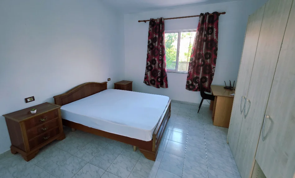Tirane, jepet me qera shtepi 1+1 Kati 1, 70 m² 320 € (Hasan Meniku)