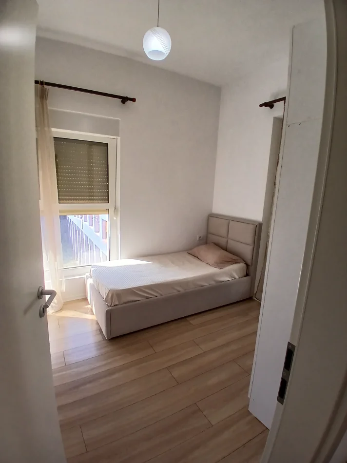Tirane, jepet me qera apartament 2+1+Ballkon Kati 4, 76 m² 520 € (Pasho Hysa, Mangalem)