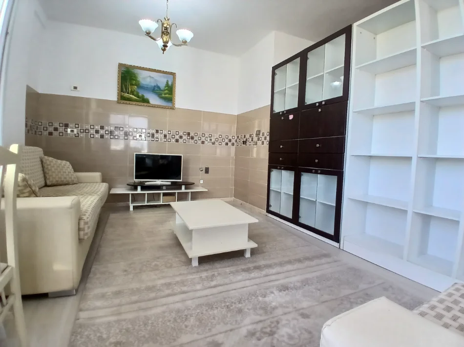Tirane, jepet me qera apartament 1+1 Kati 9, 55 m² 450 € (Zogu I zi)