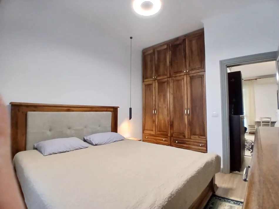 Tirane, jepet me qera apartament 2+1 Kati 3, 80 m² 600 € (Rruga e durresit)