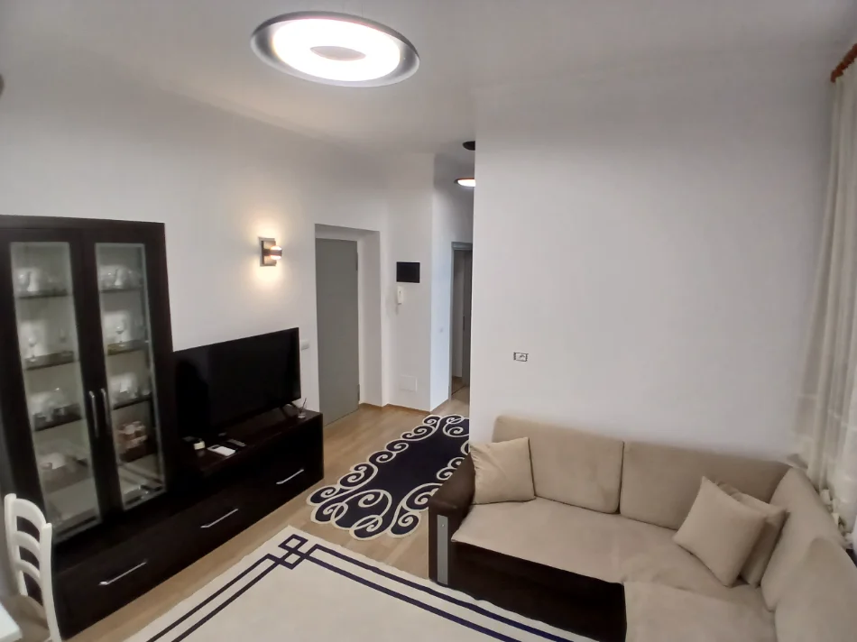 Tirane, jepet me qera apartament 2+1 Kati 3, 80 m² 600 € (Rruga e durresit)