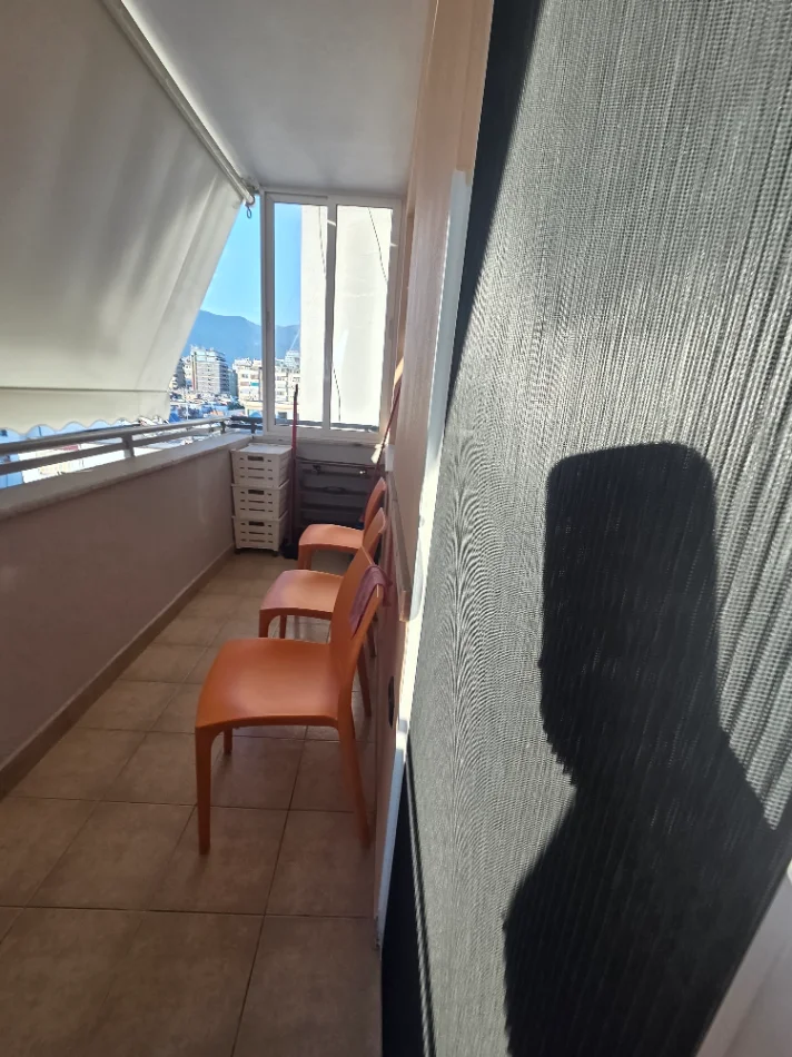 Tirane, jepet me qera apartament 2+1+Ballkon Kati 7, 103 m² 900 € (Gjik Kuqali)
