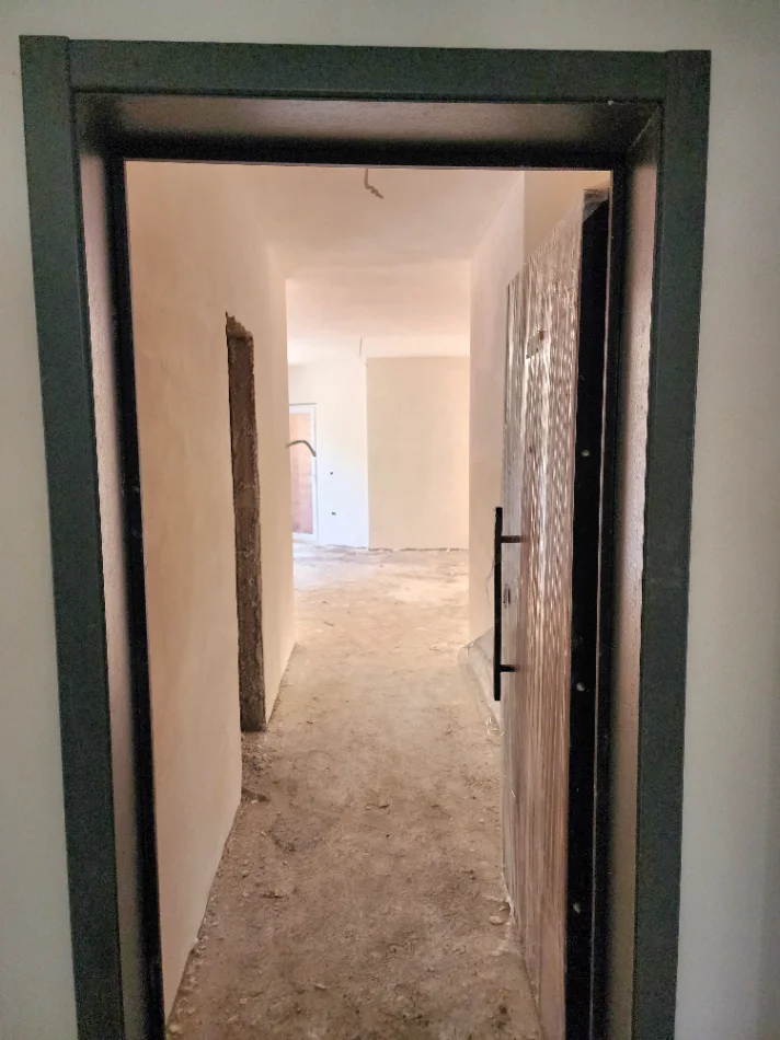 Tirane, shitet apartament 2+1+Ballkon Kati 1, 100 m² 