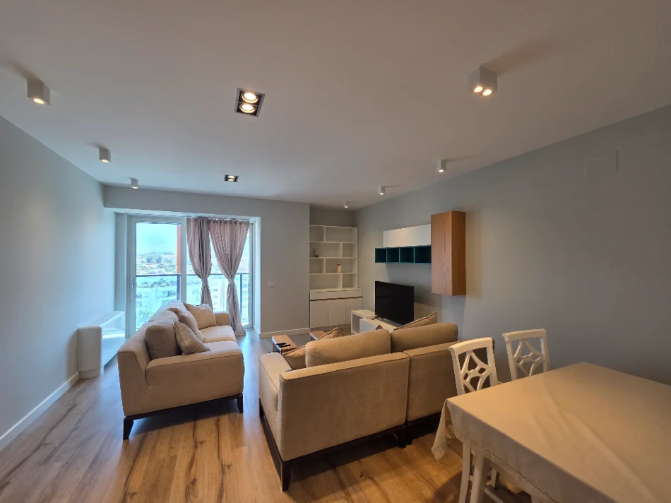 Tirane, jepet me qera 2+1+Ballkon Kati 13, 127 m² 1.500 € 