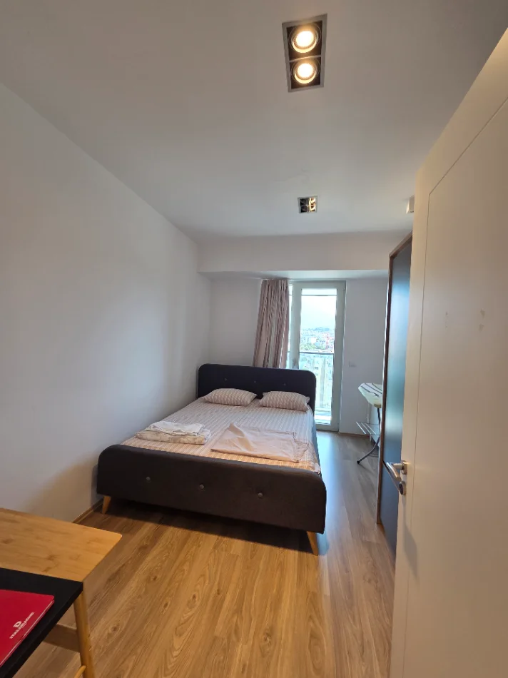 Tirane, jepet me qera 2+1+Ballkon Kati 13, 127 m² 1.500 € 