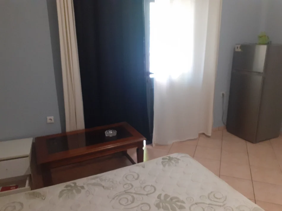 Tirane, jap me qera garsonier 1+1 Kati 1, 28 m² 180 € 