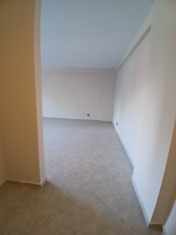 Tirane, shitet apartament 2+1+Ballkon Kati 2, 120 m² 130.001 € (Pallati Marsi 4, pranë Pajtoni Center)