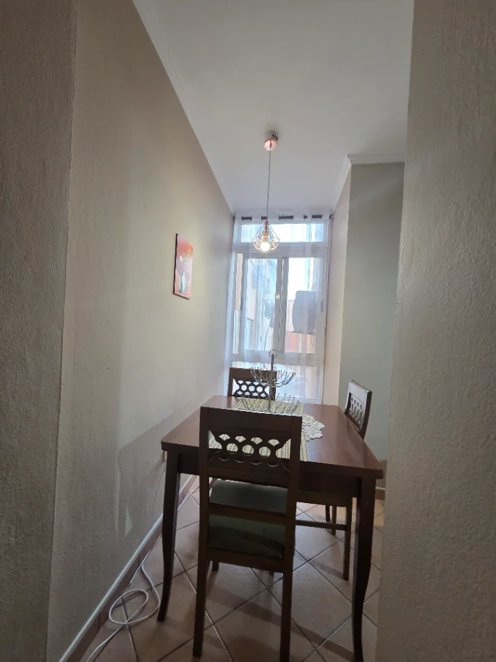 Tirane, jepet me qera 1+1+Ballkon , 60 m² 650 € (Perlat Rexhepi)