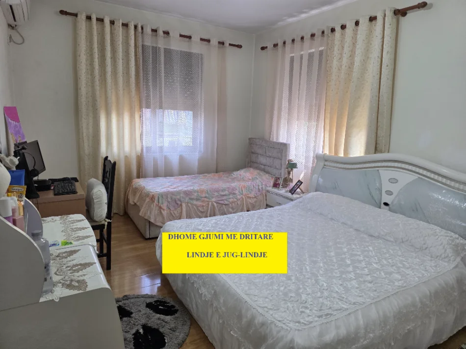 Tirane,Shitet Apart rinovuar & mirëmbajtur 3+1, kati 4,pallat ekzistus 5-kat,sip.82m²,Cmim172'000€, brenda unazës rr.Bardhyl/rr.H.Tasim 7-min Q-Tiranë