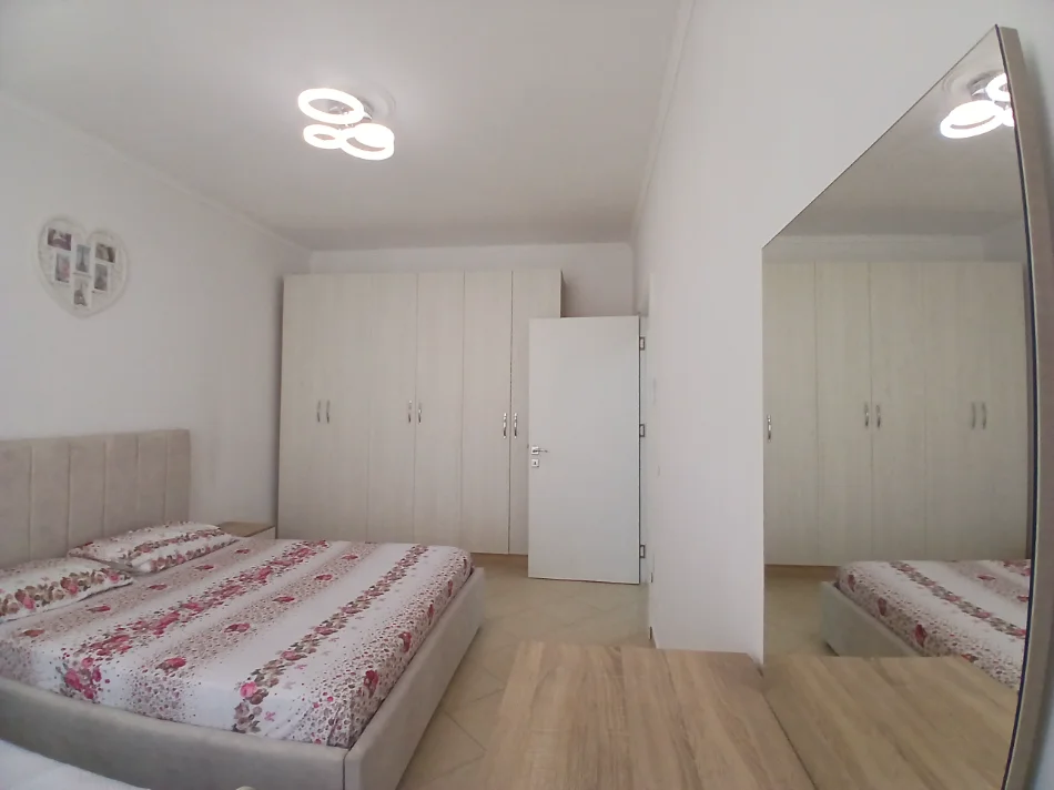 Tirane, jap me qera apartament 1+1+Ballkon Kati 6, 75 m² 450 € (Astir)