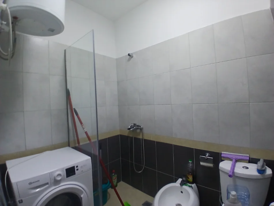 Tirane, jap me qera apartament 1+1+Ballkon Kati 6, 75 m² 450 € (Astir)