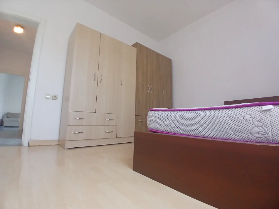 Tirane, jepet me qera apartament 1+1+Ballkon Kati 4, 65 m² 430 € (Boca coffee)