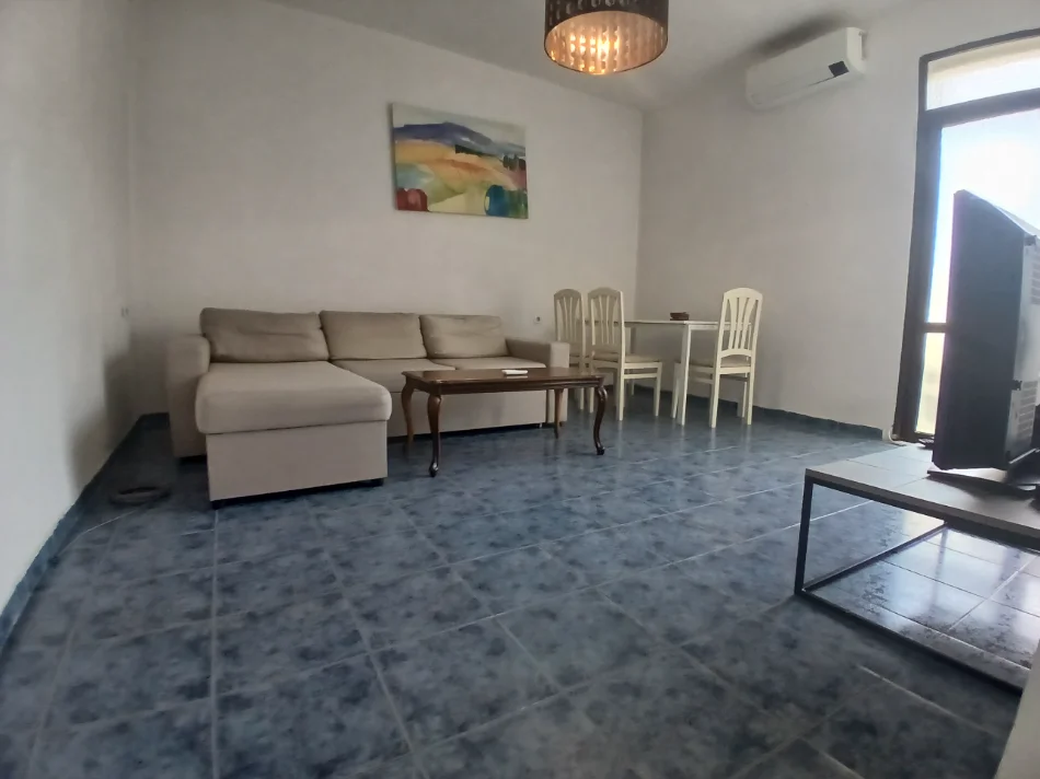 Tirane, jepet me qera apartament 1+1+Ballkon Kati 4, 65 m² 450 € (Boca caffe)
