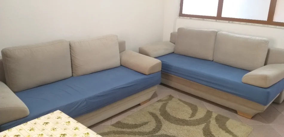 Tirane, jepet me qera shtepi 1+1 Kati 1, 55 m² 300 € (Rr Kadillari)