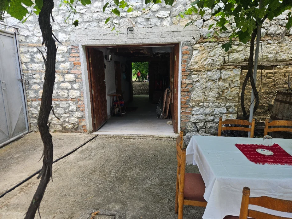 Korce, shitet shtepi Vile 2 Katshe Kati 2, 1 m² 117.000 € (Vashtemi)