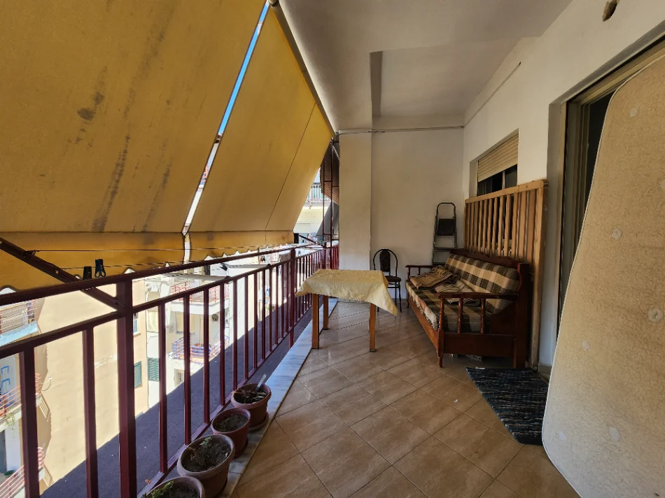 Tirane, jepet me qera apartament 1+1+Ballkon Kati 5, 65 m² 330 € (Rruga Fadil Feliu)