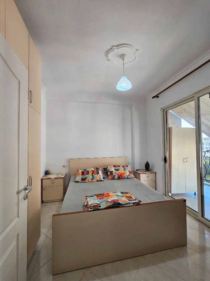 Tirane, jepet me qera apartament 1+1+Ballkon Kati 8, 55 m² 400 € (Loni ligori)