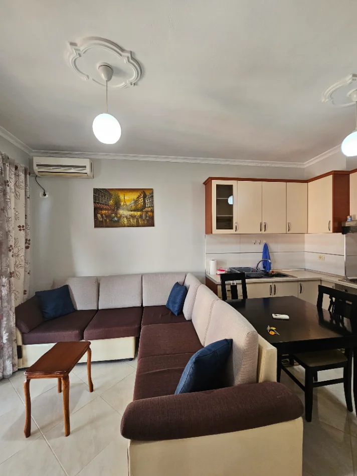 Tirane, jepet me qera apartament 1+1+Ballkon Kati 8, 55 m² 400 € (Loni ligori)