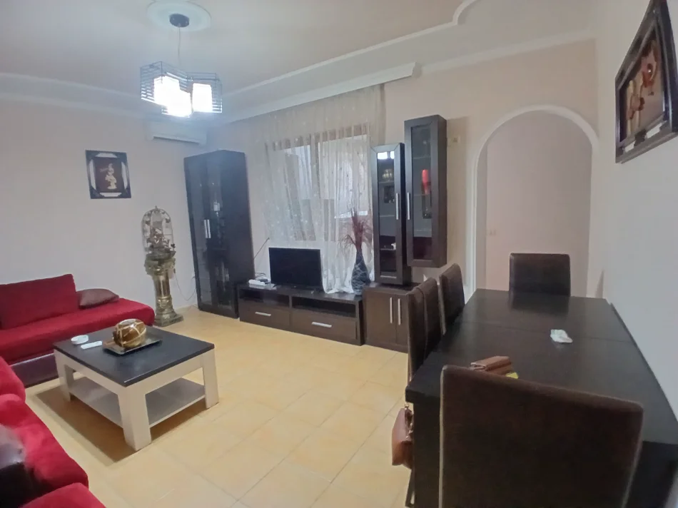 Tirane, jepet me qera apartament 2+1+Aneks+Ballkon Kati 1, 80 m² 400 € (Bkt)