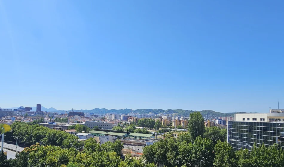 Tirane, shitet apartament 2+1+Ballkon Kati 8, 97 m² 220.000 € (KOMPLEKSI “E88”, RRUGA “DRITAN HOXHA”)