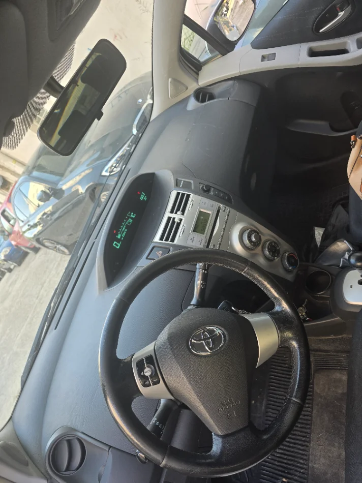 Tirane, shitet makine Toyota Yaris 2007 Nafte, gri metalizato automatik Kondicioner 205.000 km 4.500 €