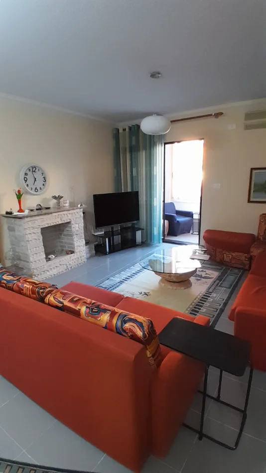 Tirane, jepet me qera apartament 2+1+Aneks+Ballkon Kati 5, 110 m² 800 € (Rr. Kosovareve)