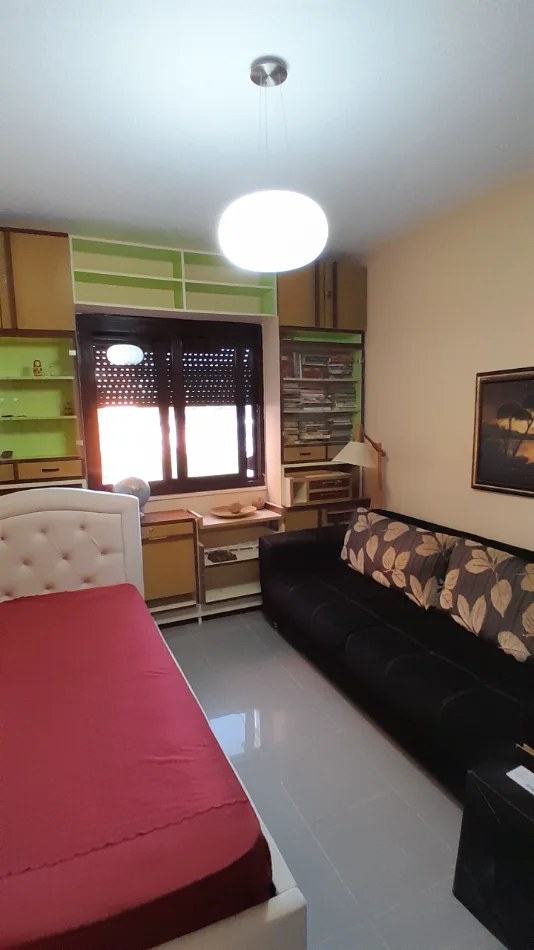 Tirane, jepet me qera apartament 2+1+Aneks+Ballkon Kati 5, 110 m² 800 € (Rr. Kosovareve)