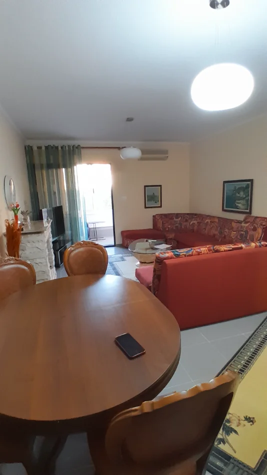 Tirane, jepet me qera apartament 2+1+Aneks+Ballkon Kati 5, 110 m² 800 € (Rr. Kosovareve)