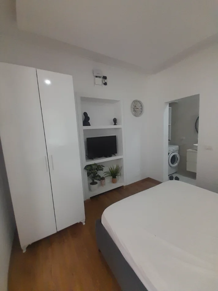 Tirane, jepet me qera Garsonier, Mobiluar, Cmimi 37.000 Lekë të Reja, Pranë Selvisë, Rruga Dibrës,Tiranë.