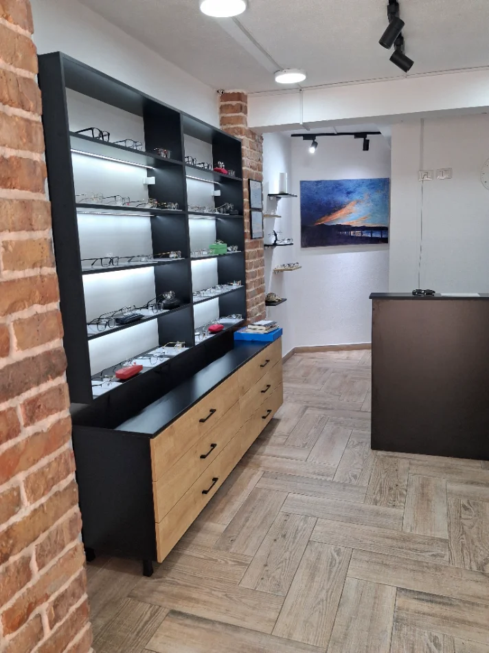 SHTET BIZNES dyqan optike nga pronari pa komision Kati 0, 67 m² 2.500.000 lek