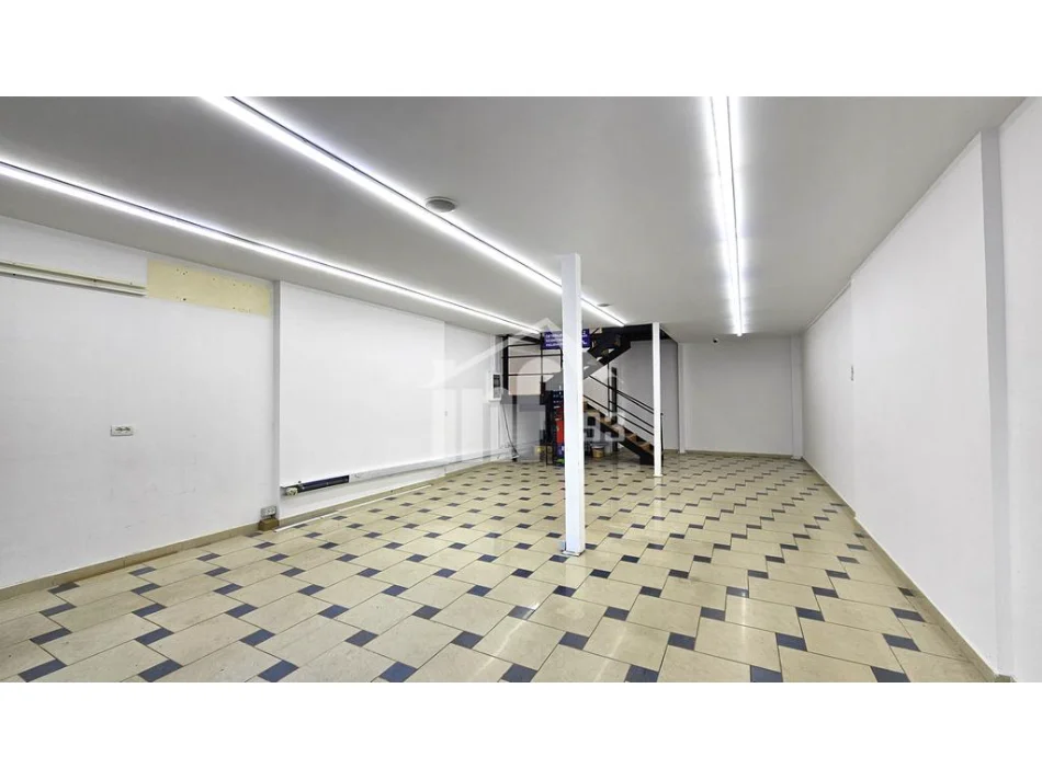 Tirane, jepet me qera ambjent biznesi , 134 m² 1.600 € (RRUGA “ISLAM ALLA”)
