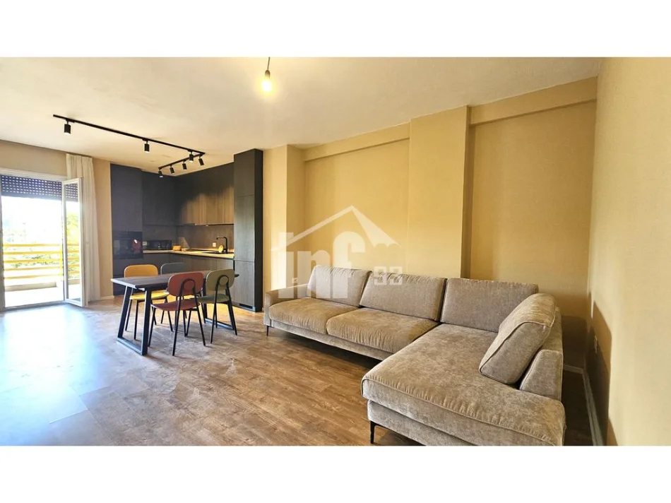 Tirane, jepet me qera apartament 2+1 Kati 4, 90 m² 800 € (RRUGA “DRITAN HOXHA”, 600 M NGA “RING CENTER”)