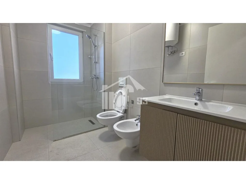 Tirane, jepet me qera apartament 2+1 Kati 4, 90 m² 800 € (RRUGA “DRITAN HOXHA”, 600 M NGA “RING CENTER”)
