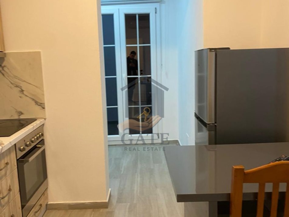 Durres, jepet me qera apartament 1+1 Kati 2, 62 m² 300 € (Ish keneta)