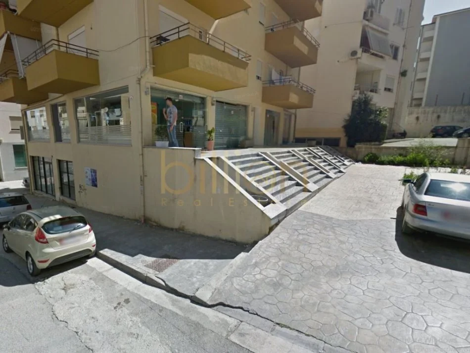 Tirane, shitet Kati 0, 255 m² 450.000 € (liqeni i tiranes, Tirana, Albania)