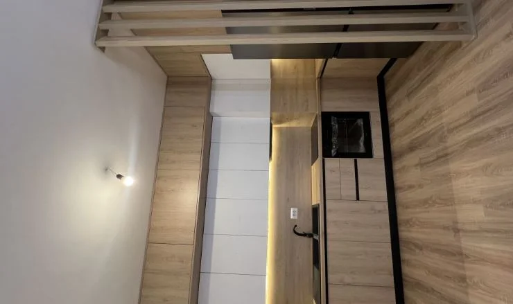 Tirane, jepet me qera apartament 2+1 Kati 7, 90 m² 650 € (KINOSTUDIO)